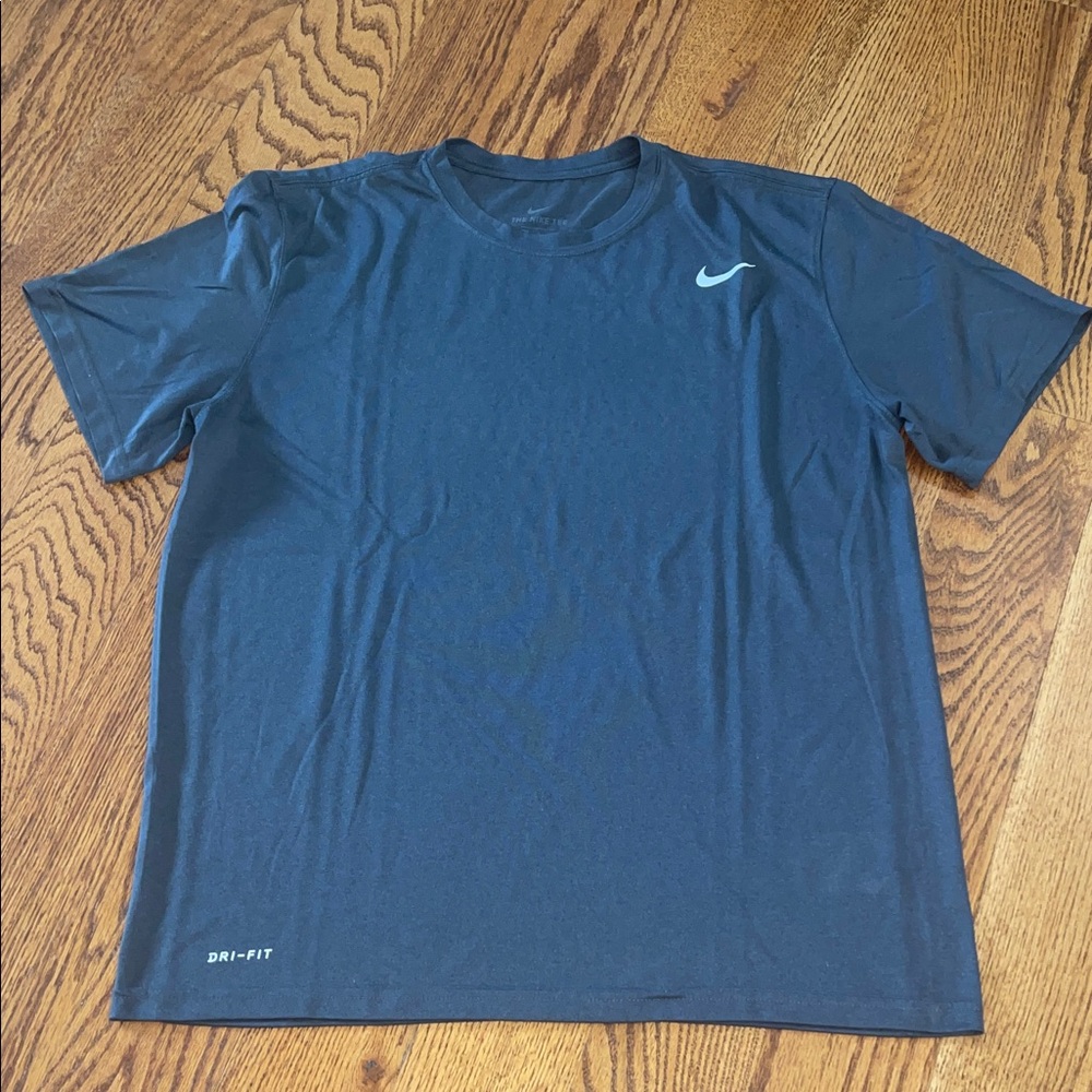 Nike Men's Gray Dri-FIT Tee